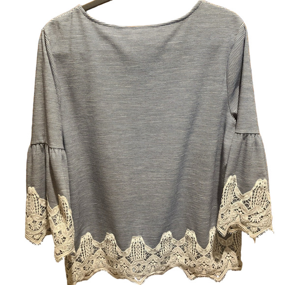 58. WOMENS CHICO’S 2/L DETAIL TOP - Picture 5 of 5